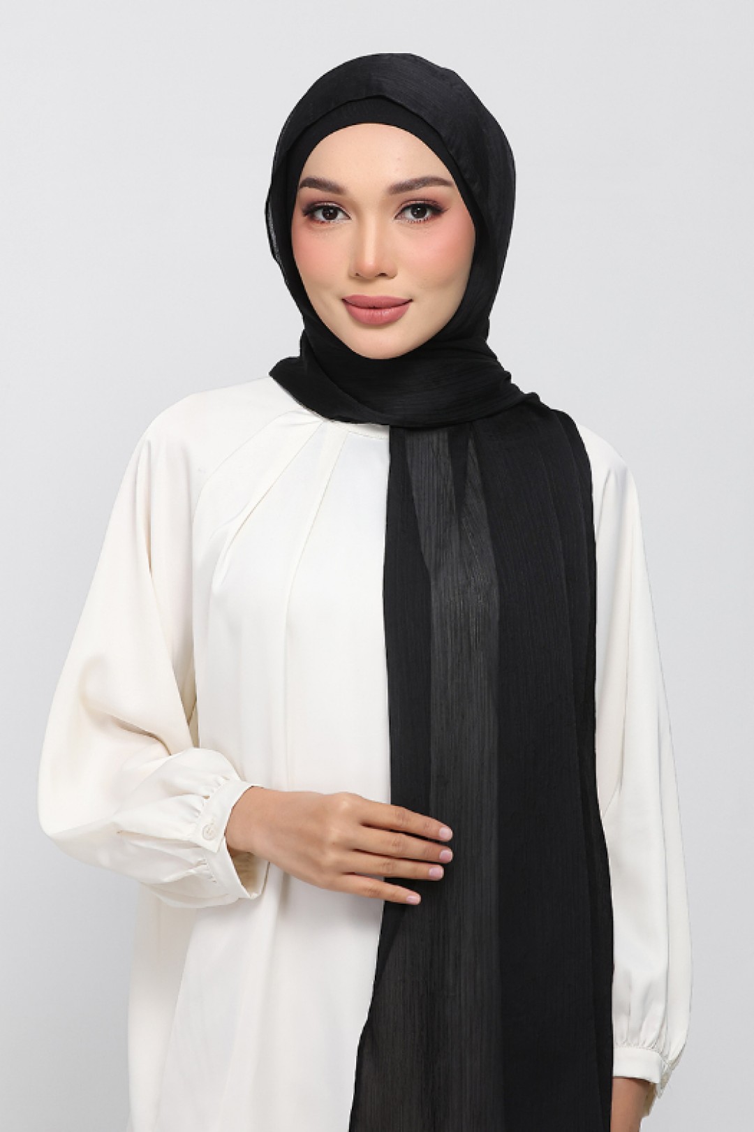 Black - Plain Crinkled Satin