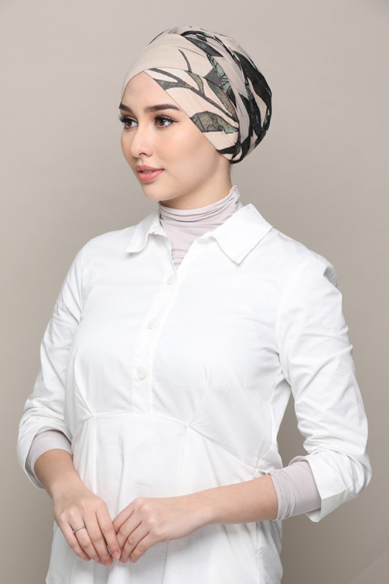 Hidden Garden - Capshawl